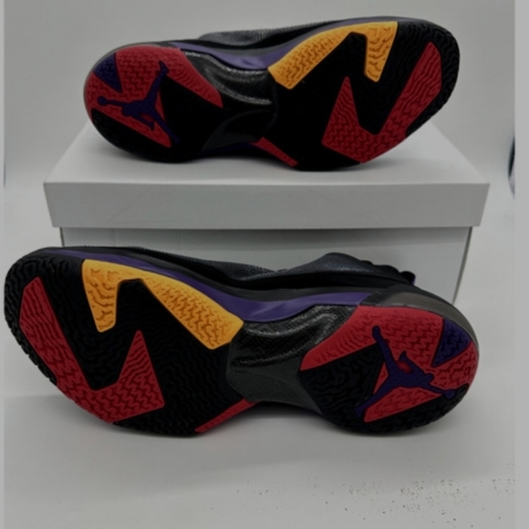 Jordan 37 Raptors/Hat included - Picture 3 of 6